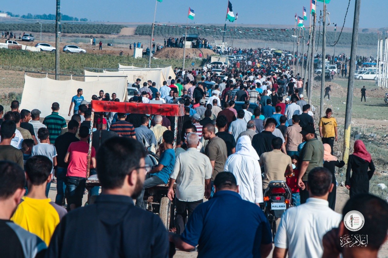 ‏#صور للحشود في مخيم العودة شرق مدينة ‏#غزة (ملكة)جمعة ‏#لبيك_يا_أقصى