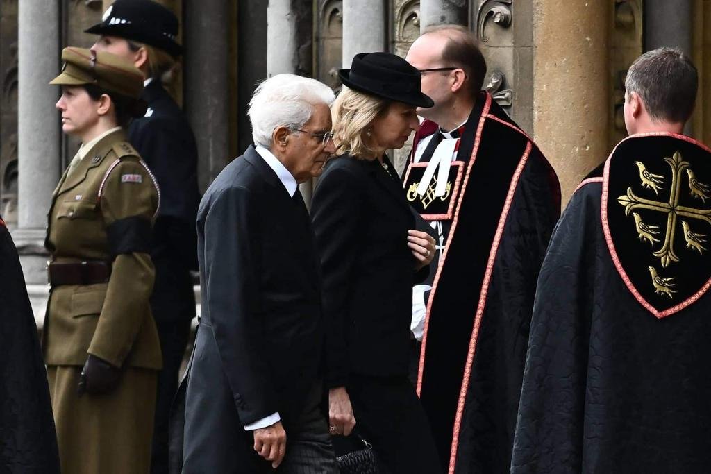 #صور | لحظة وصول أفراد العائلة الملكية إلى قاعة وستمنستر لحضور جنازة ‎#الملكة_إليزابيث #بريطانيا #لندن #تشارلز_الثالث #تشارلز #يحدث_الان