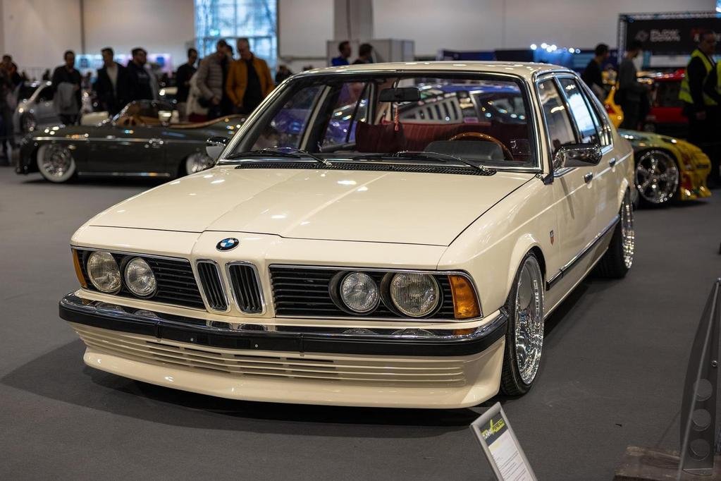 #BMW 728 Sedan...