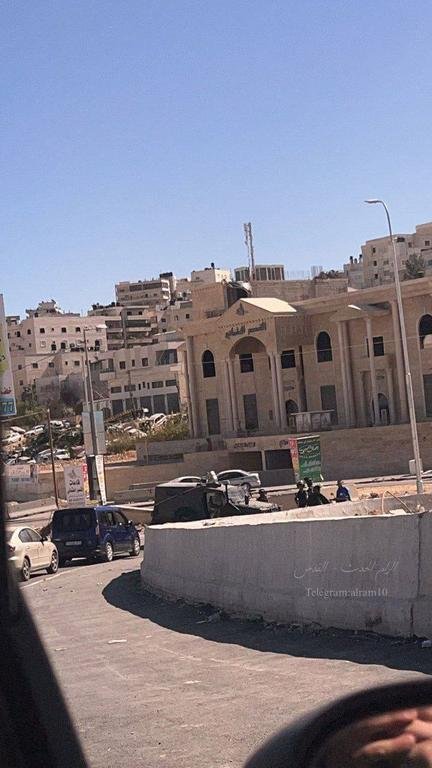 قوات الاحتلال تقتحم بلدة الرام شمال القدس المحتلة