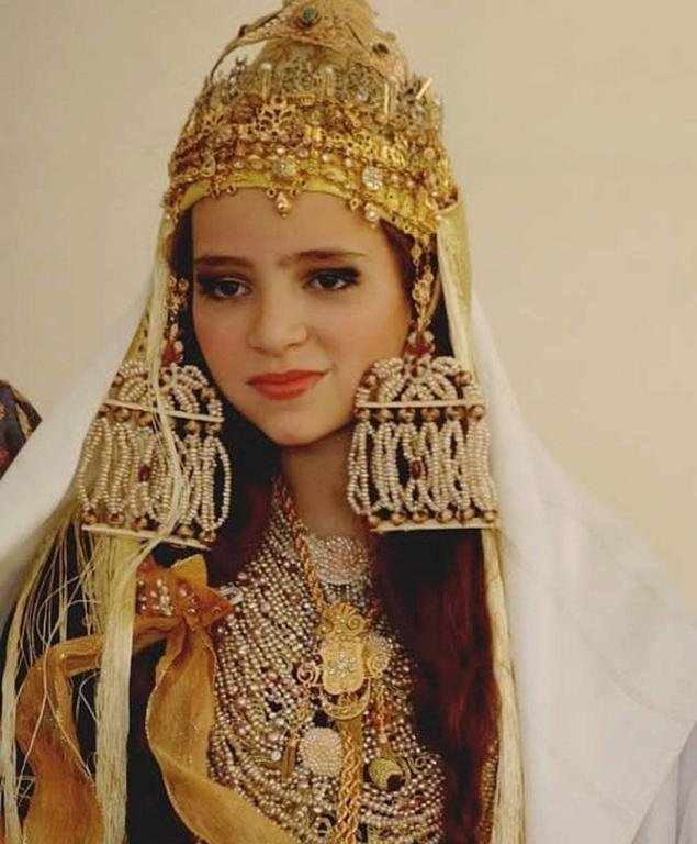 The chedda of Tlemcen is a traditional Algerian dress, more precisely of the city of #Tlemcen. The dress is considered as the most expensive and the most beautiful dress that the bride wears on the day of her wedding.Since 2012, the traditional rites and craftsmanship of the wedding costume in Tlemcen have been inscribed in the UNESCO Intangible Cultural Heritage of Humanity list.