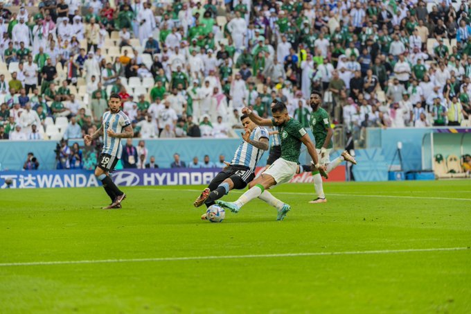 صالح الشهري يصنع فرحة أول أهداف ⁧#المنتخب_السعودي ⁩ ⁧#السعوديه_الارجنتين⁩ ⁧#كأس_العالم_قطر_2022⁩ | ⁧#قدام ⁩
