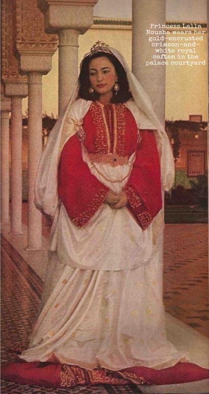 Princess Lalla Nuzha of Morocco at her wedding day with the Takhlila Makhzania, 29 October 1964.The Kingdom of Morocco spentseven days and seven nightscelebrating the joyful occasionof The royal wedding👸🏻🇲🇦#التخليله_المخزنيه #الخليلة_الرباطية. #moroccan_tradition #moroccoculture #moroccanstyle #moroccanwedding. #التراث_المغربي #الثرات_المغربي #القفطان_المغربي #القفطان_الملكي #القفطان_المغربي_الاصل_والباقي_سرقه #القفطان_المغربي_العالمي