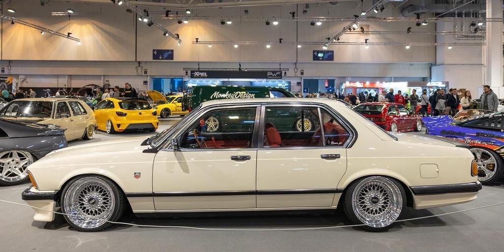 #BMW 728 Sedan...