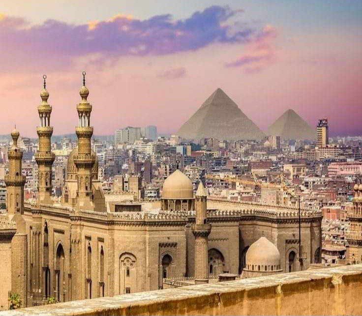 القاهرة عاصمة الزمان...