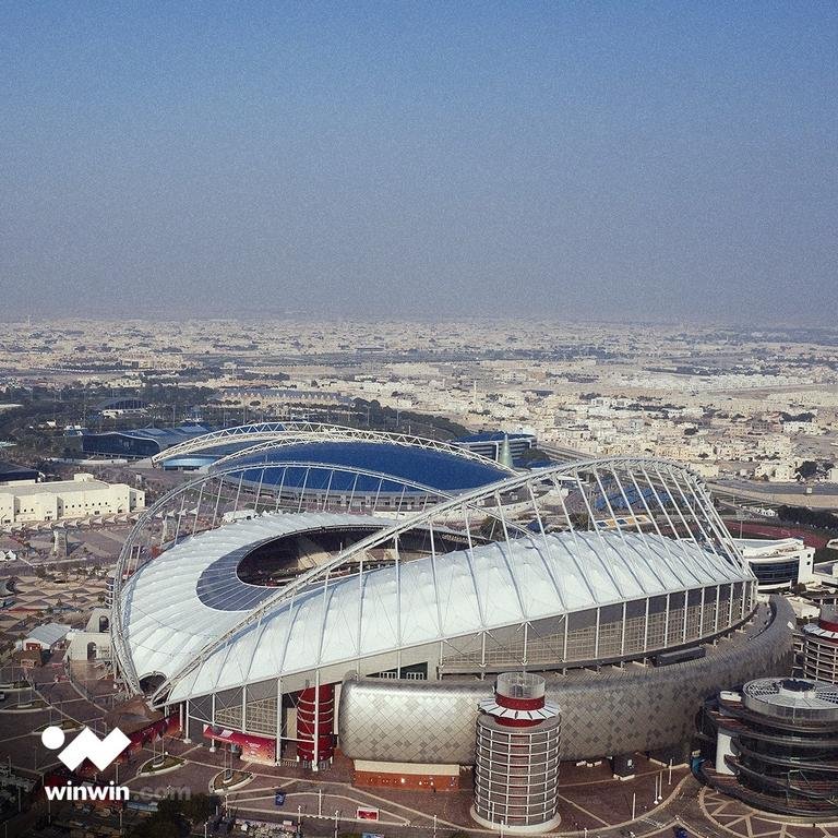 ملعب القمة 😍#استاد_خليفة_الدولي هو الاستاد الرئيسي لكرة القدم في #قطر منذ عام 1976، يتسع لـ40 ألف متفرج. يقع في مكان متميز ويعد القلب النابض للأحداث الرياضية التي تشهدها قطر💯👏 | #دوري_نجوم_QNB #ملعب_لكل_الرياضات #العربي_على_أرض_عربية #العربي_الدحيل