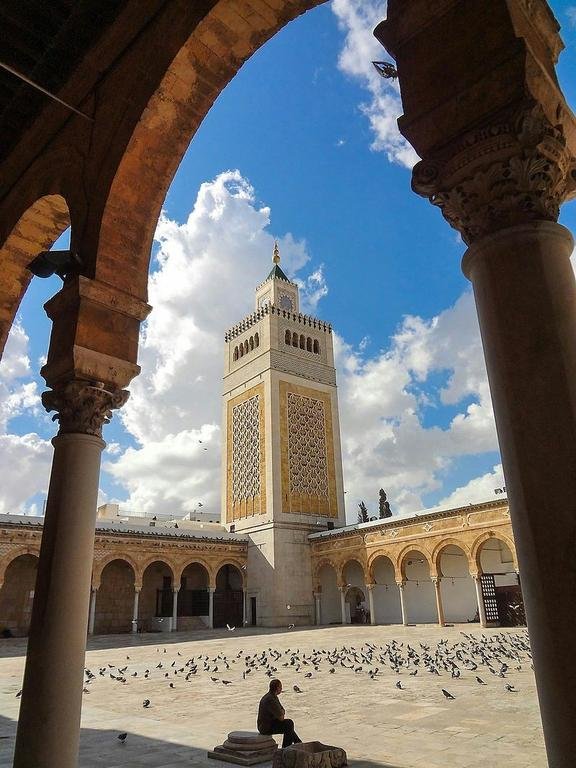 جامع الزيتونة بتونس:...