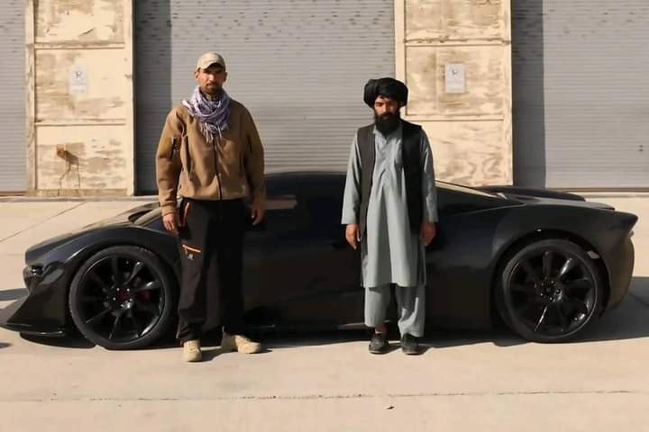 بعد نحو عام من سيطرة طالبان على أفغانستانتعلن اليوم أفغانستان عن إنتاج وتصدير أول سيارة من الصفر شبيهه باللمبورغيني #HELMETأول سيارة من إنتاج #أفغانستان 🇦🇫 وأول #سيارة_رياضية أفغانية،تصميم وتنفيذ شركة المهندس #محمد_رضى_أحمدي، بمحرك هجين مطور من قبل الشركة على، وبتكلفة إجمالية للإنتاج وتجارب التطوير بلغت فقط 50 ألف دولار