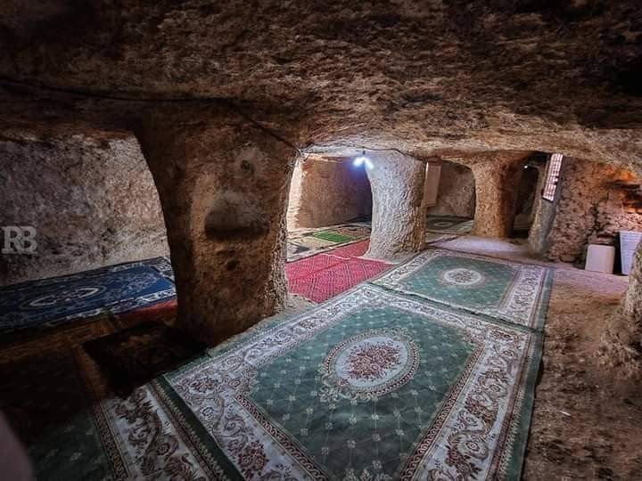 مسجد تحت الأرض...