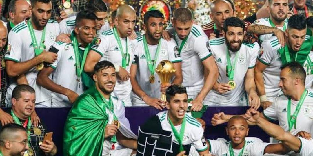 عشاق المنتخب الجزائري